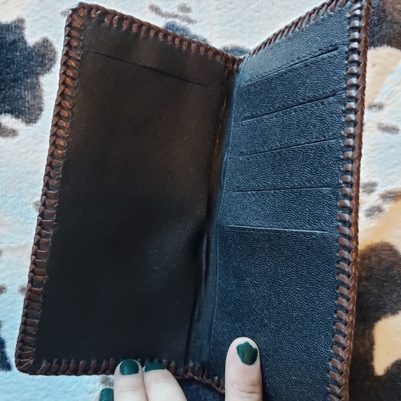 Womans Tooled Leather Wallet - Picture 6 of 6